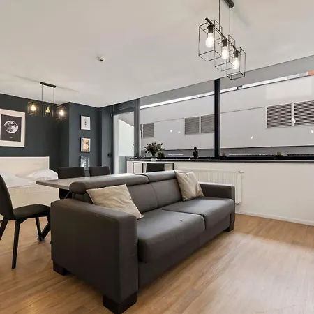 Lam Moon - Ac - Terrace Братислава