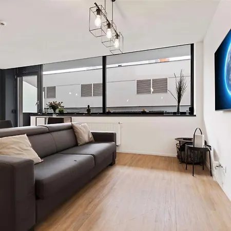 Lam Moon - Ac - Terrace Братислава