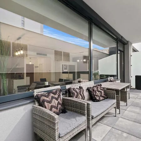 Lam Moon - Ac - Terrace *