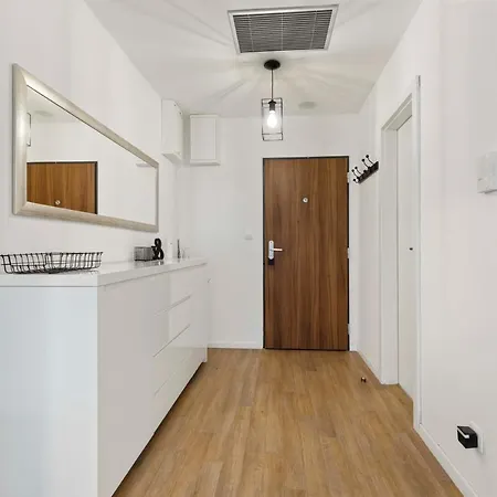 Lam Moon - Ac - Terrace ブラチスラヴァ